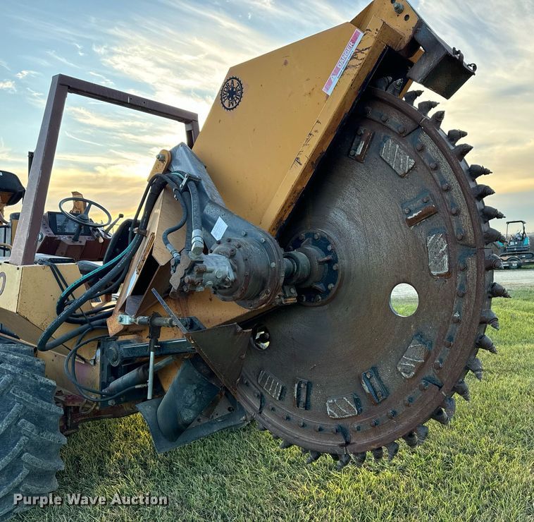 image for item EG6823 Case 760 rock saw