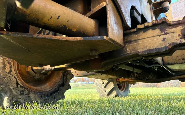 image for item EG6823 Case 760 rock saw