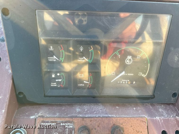 image for item EG6823 Case 760 rock saw