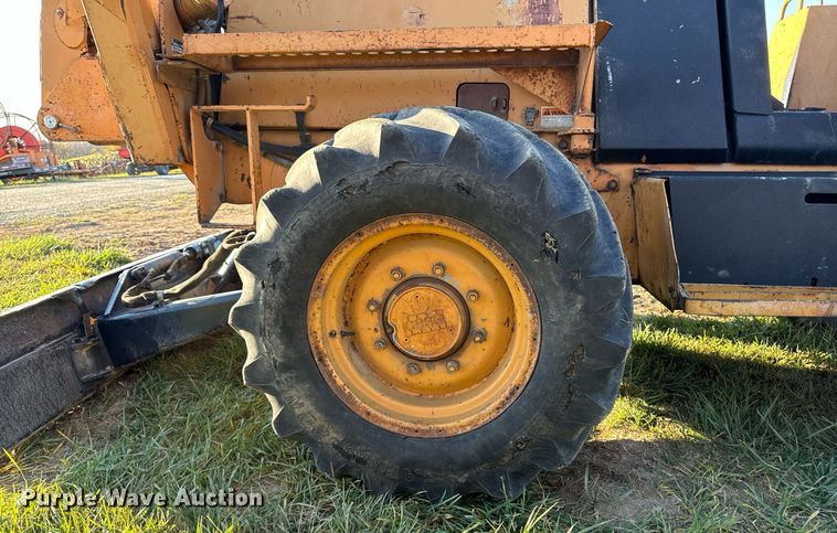 image for item EG6823 Case 760 rock saw