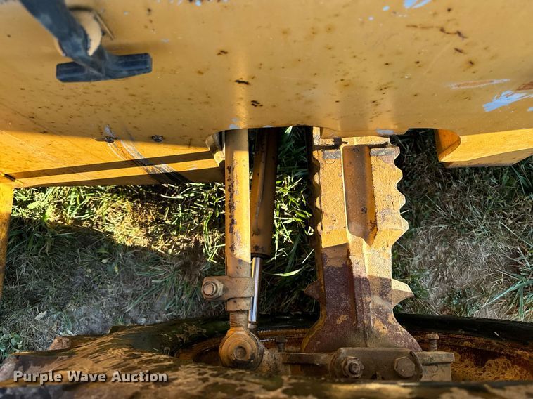 image for item EG6823 Case 760 rock saw