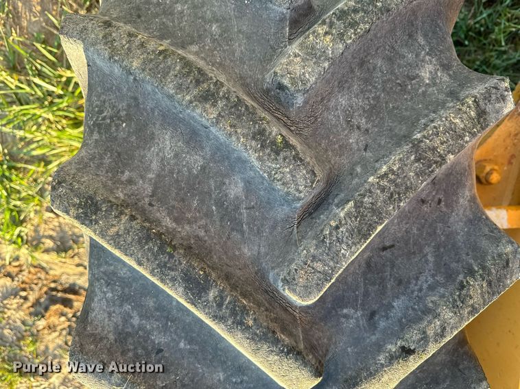 image for item EG6823 Case 760 rock saw