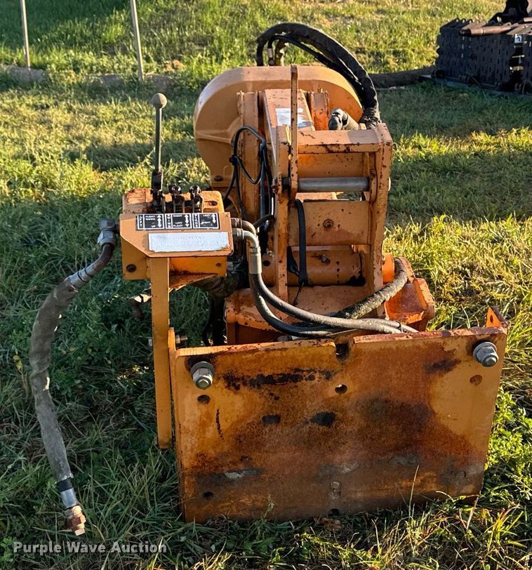 image for item EG6823 Case 760 rock saw