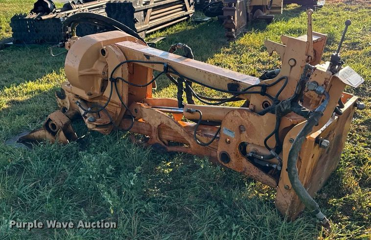 image for item EG6823 Case 760 rock saw