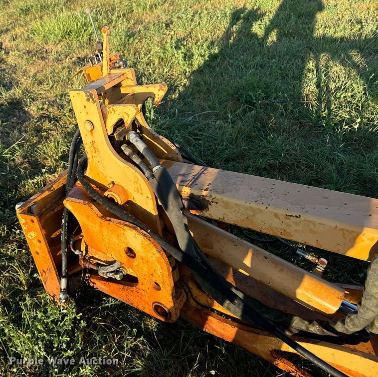 image for item EG6823 Case 760 rock saw