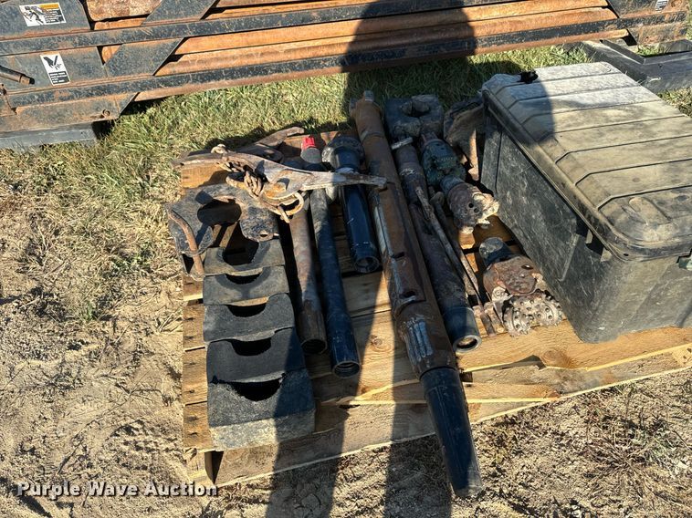 image for item EG6825 2000 Ditch Witch JT2720 All Terrain directional boring unit