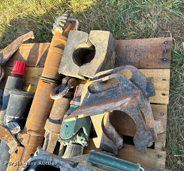 image for item EG6825 2000 Ditch Witch JT2720 All Terrain directional boring unit