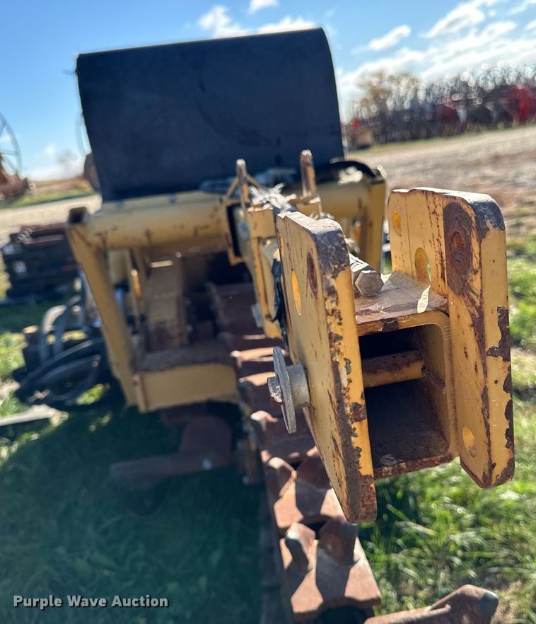 image for item EG6826 2001 Vermeer TR300 trencher