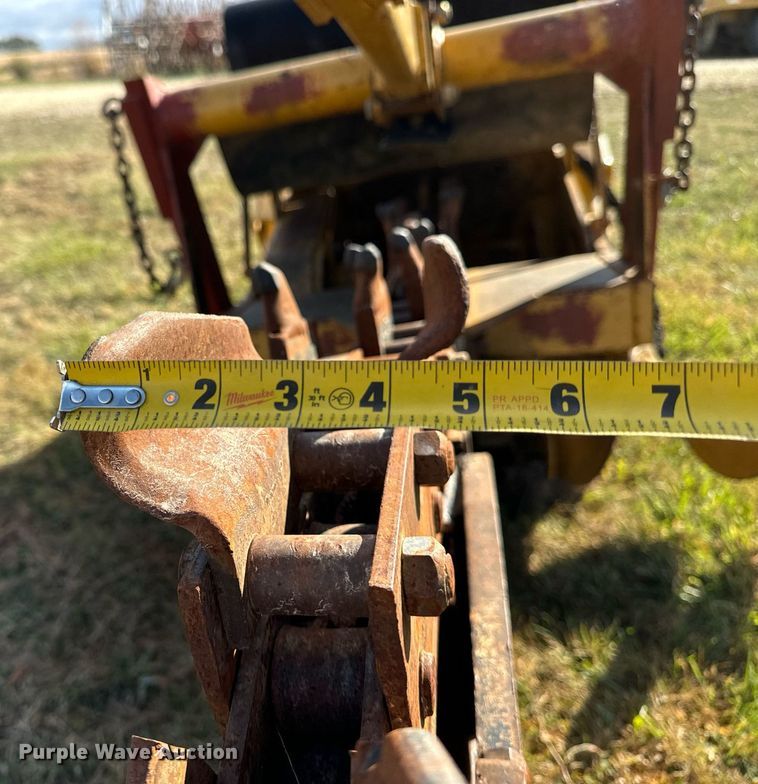 image for item EG6832 2008 Vermeer TR1250 trencher