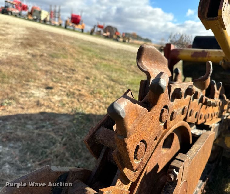 image for item EG6832 2008 Vermeer TR1250 trencher