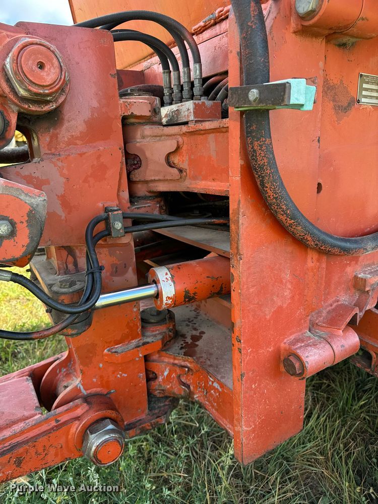 image for item EG6833 1993 Ditch Witch HT100JD cable plow