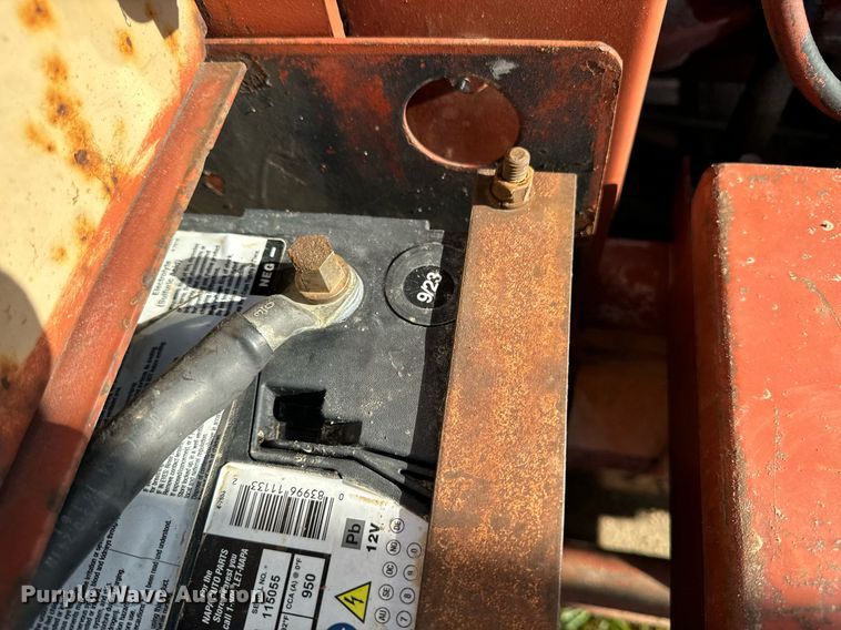 image for item EG6833 1993 Ditch Witch HT100JD cable plow