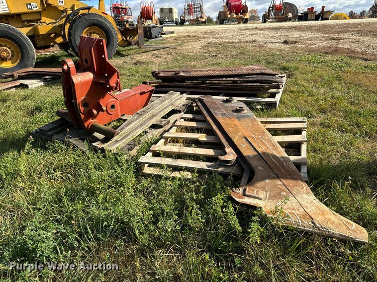 image for item EG6833 1993 Ditch Witch HT100JD cable plow