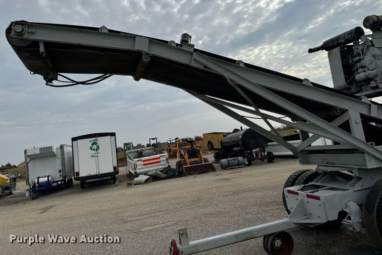 image for item EG6840 surge bin trailer