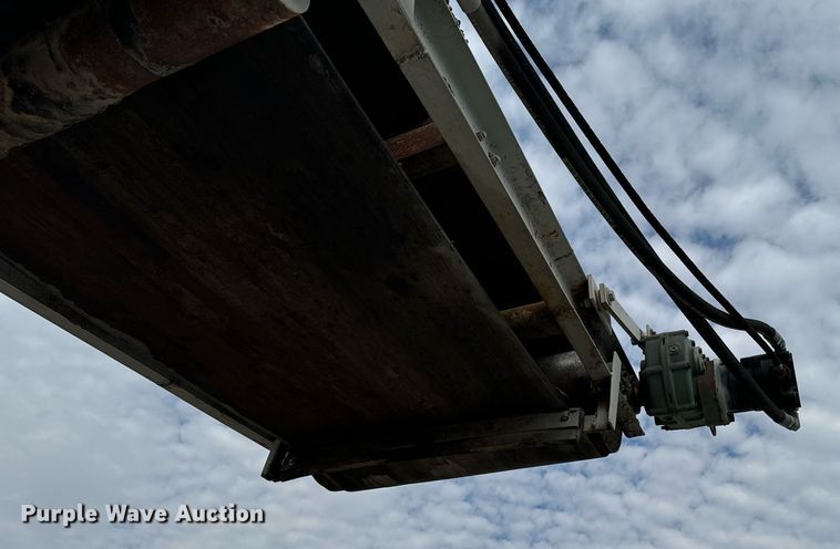 image for item EG6840 surge bin trailer