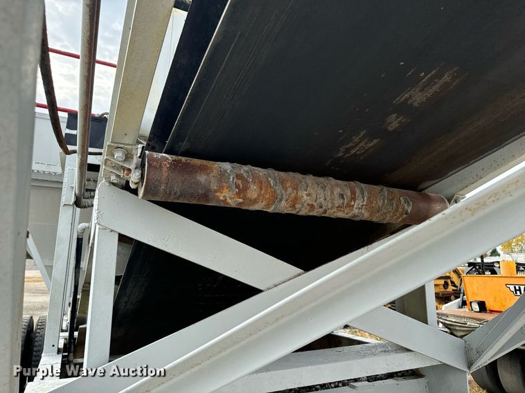 image for item EG6840 surge bin trailer