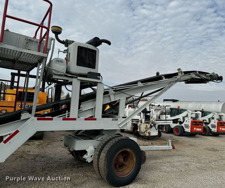 image for item EG6840 surge bin trailer