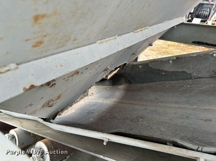 image for item EG6840 surge bin trailer