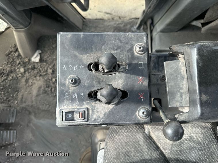 image for item EG6853 1997 Caterpillar 980G wheel loader