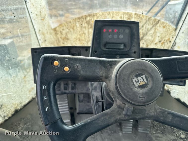 image for item EG6853 1997 Caterpillar 980G wheel loader