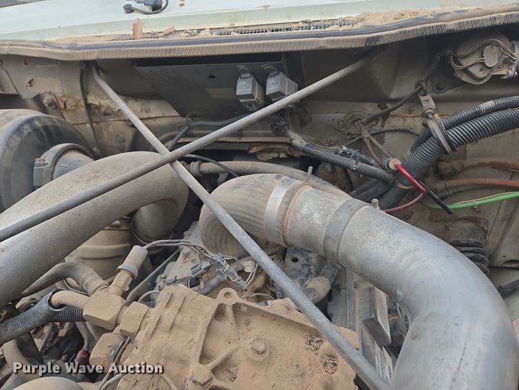 image for item EG9913 2001 International 4900 dump truck