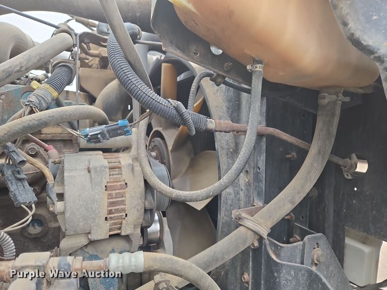 image for item EG9913 2001 International 4900 dump truck