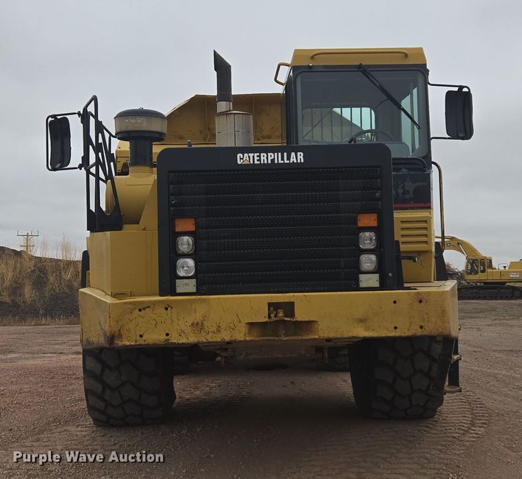 image for item EG9916 2001 Caterpillar D400E Series II haul truck