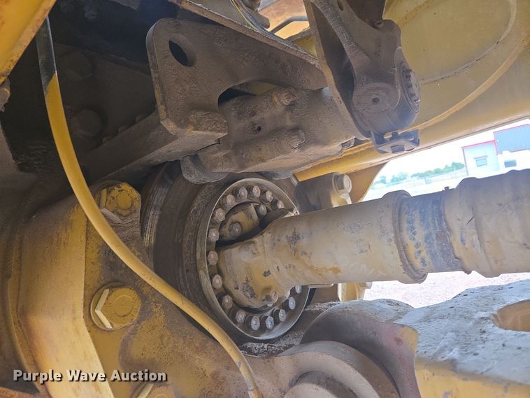 image for item EG9916 2001 Caterpillar D400E Series II haul truck