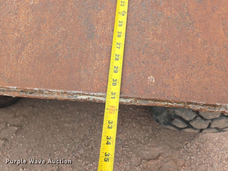 image for item EG9916 2001 Caterpillar D400E Series II haul truck