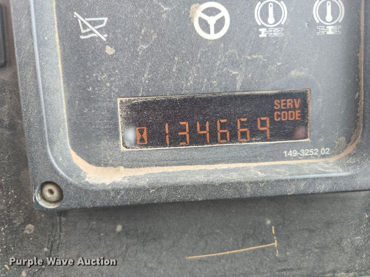 image for item EG9916 2001 Caterpillar D400E Series II haul truck