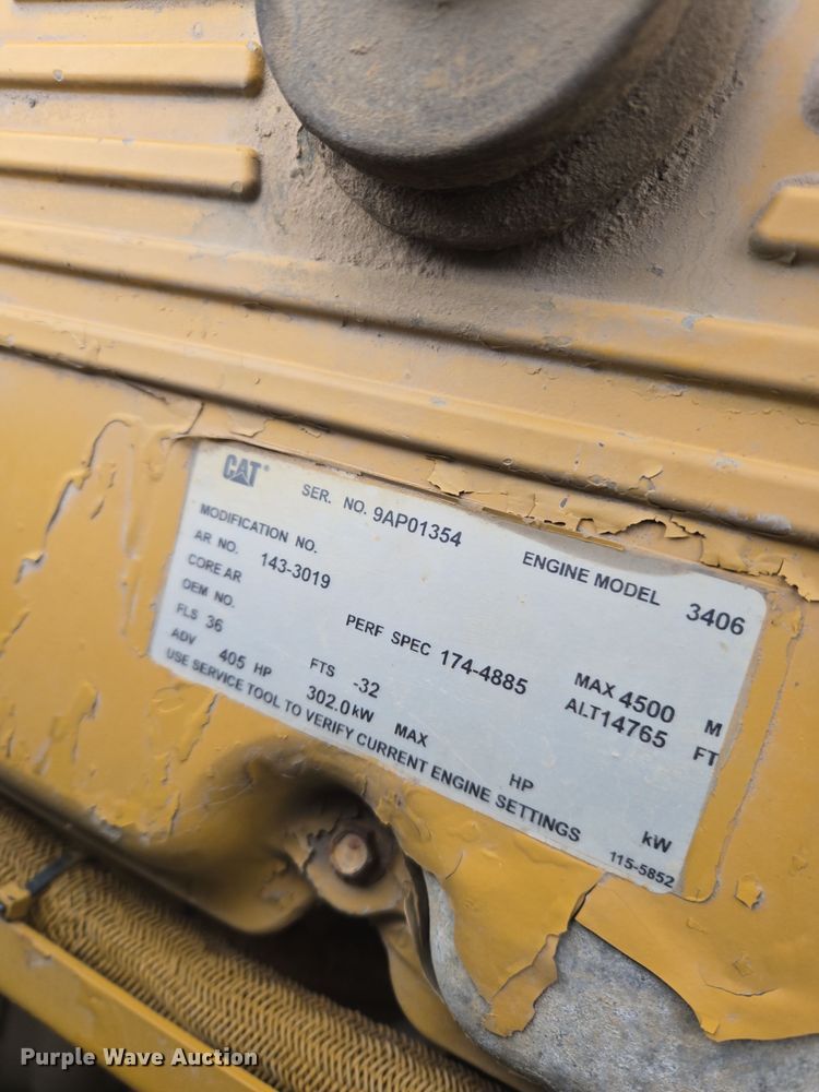 image for item EG9916 2001 Caterpillar D400E Series II haul truck