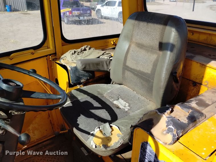 image for item EG9931 1980 John Deere 544B wheel loader