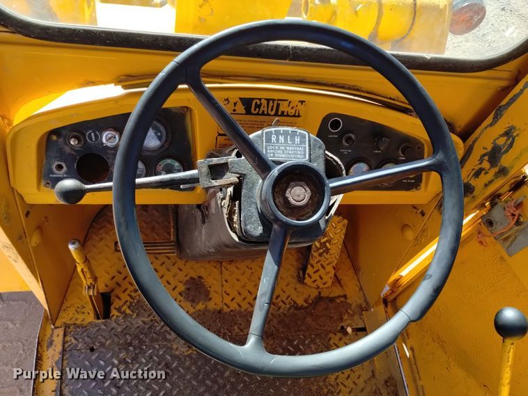 image for item EG9931 1980 John Deere 544B wheel loader