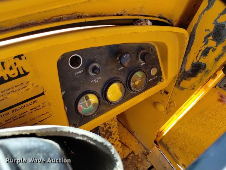 image for item EG9931 1980 John Deere 544B wheel loader