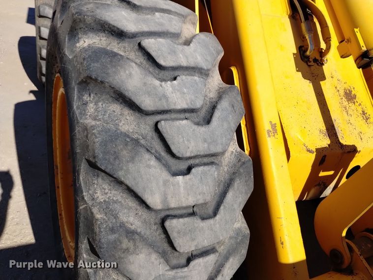 image for item EG9931 1980 John Deere 544B wheel loader