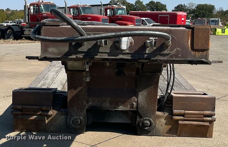 image for item EH2855 1993 Trail King TK100HDG-493 lowboy equipment trailer