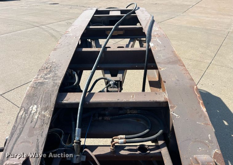 image for item EH2855 1993 Trail King TK100HDG-493 lowboy equipment trailer