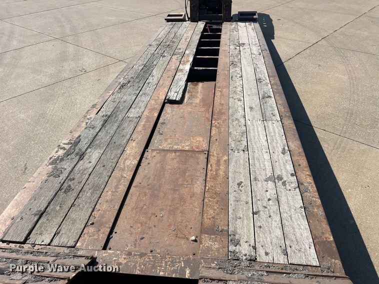 image for item EH2855 1993 Trail King TK100HDG-493 lowboy equipment trailer