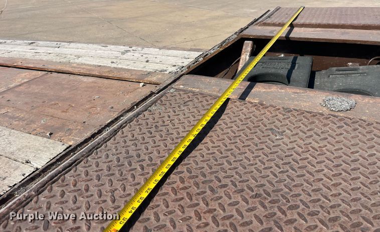 image for item EH2855 1993 Trail King TK100HDG-493 lowboy equipment trailer