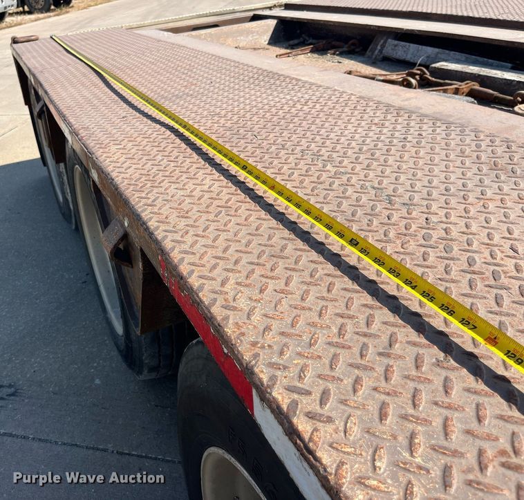 image for item EH2855 1993 Trail King TK100HDG-493 lowboy equipment trailer