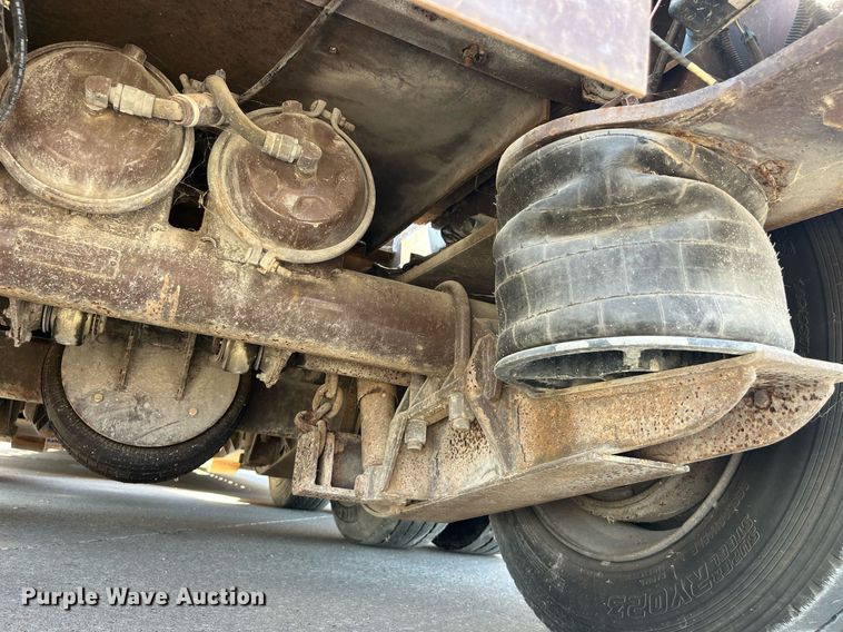 image for item EH2855 1993 Trail King TK100HDG-493 lowboy equipment trailer