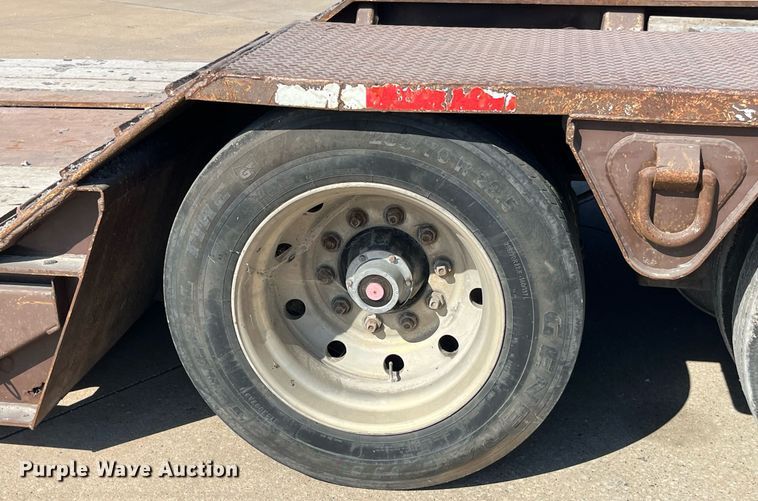 image for item EH2855 1993 Trail King TK100HDG-493 lowboy equipment trailer