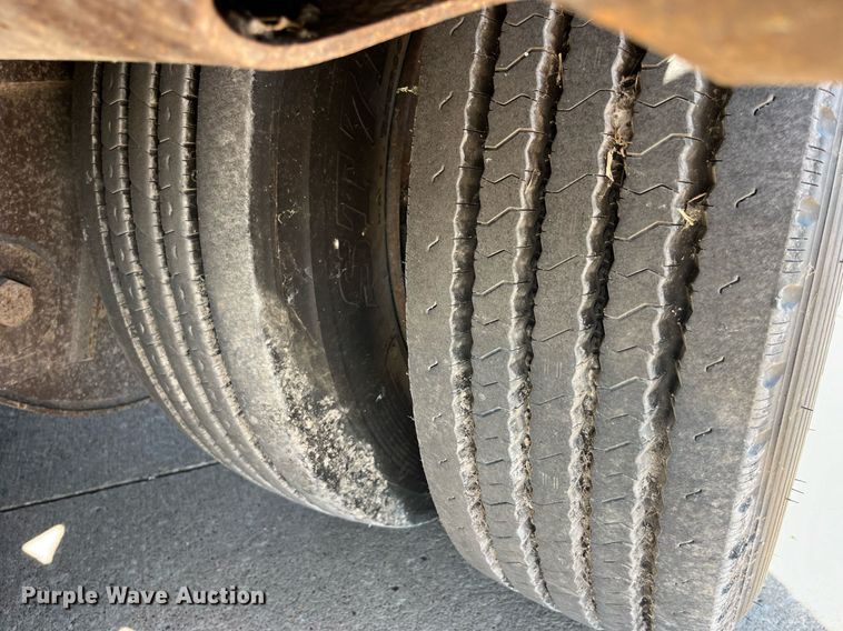 image for item EH2855 1993 Trail King TK100HDG-493 lowboy equipment trailer