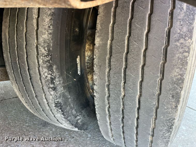 image for item EH2855 1993 Trail King TK100HDG-493 lowboy equipment trailer