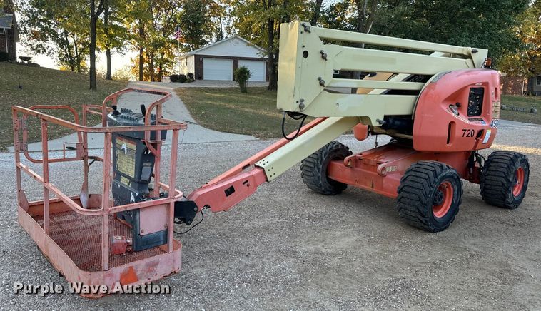 image for item EH7144 2005 JLG 450A Series 2 boom lift