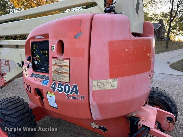 image for item EH7144 2005 JLG 450A Series 2 boom lift