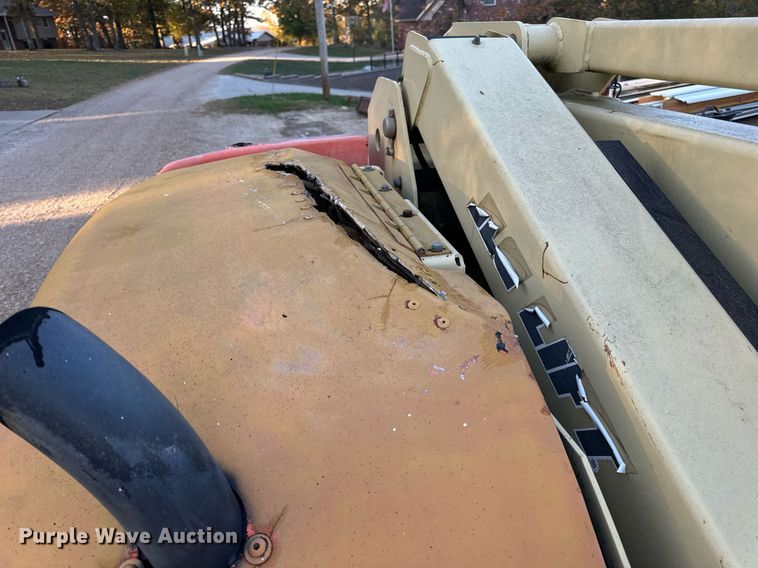 image for item EH7144 2005 JLG 450A Series 2 boom lift