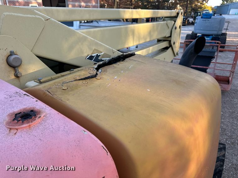 image for item EH7144 2005 JLG 450A Series 2 boom lift