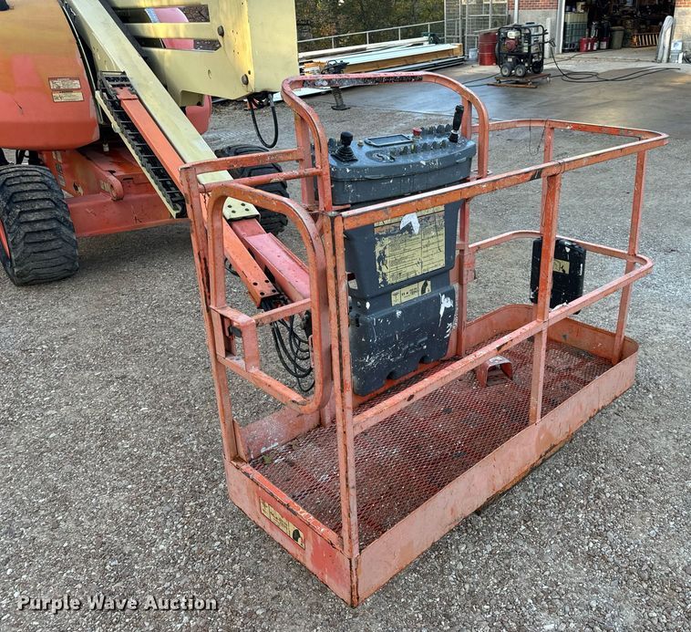 image for item EH7144 2005 JLG 450A Series 2 boom lift