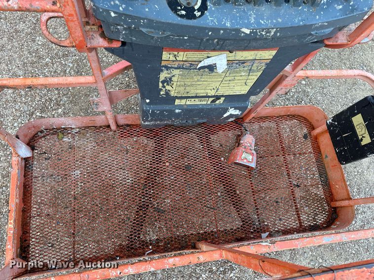 image for item EH7144 2005 JLG 450A Series 2 boom lift